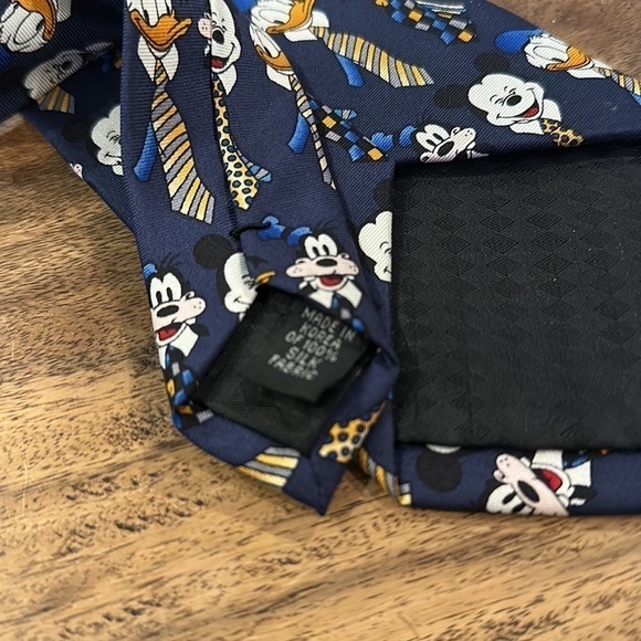 Disney Characters Silk Tie Mickey Donald Goofy Tie Navy - Picture 6 of 7